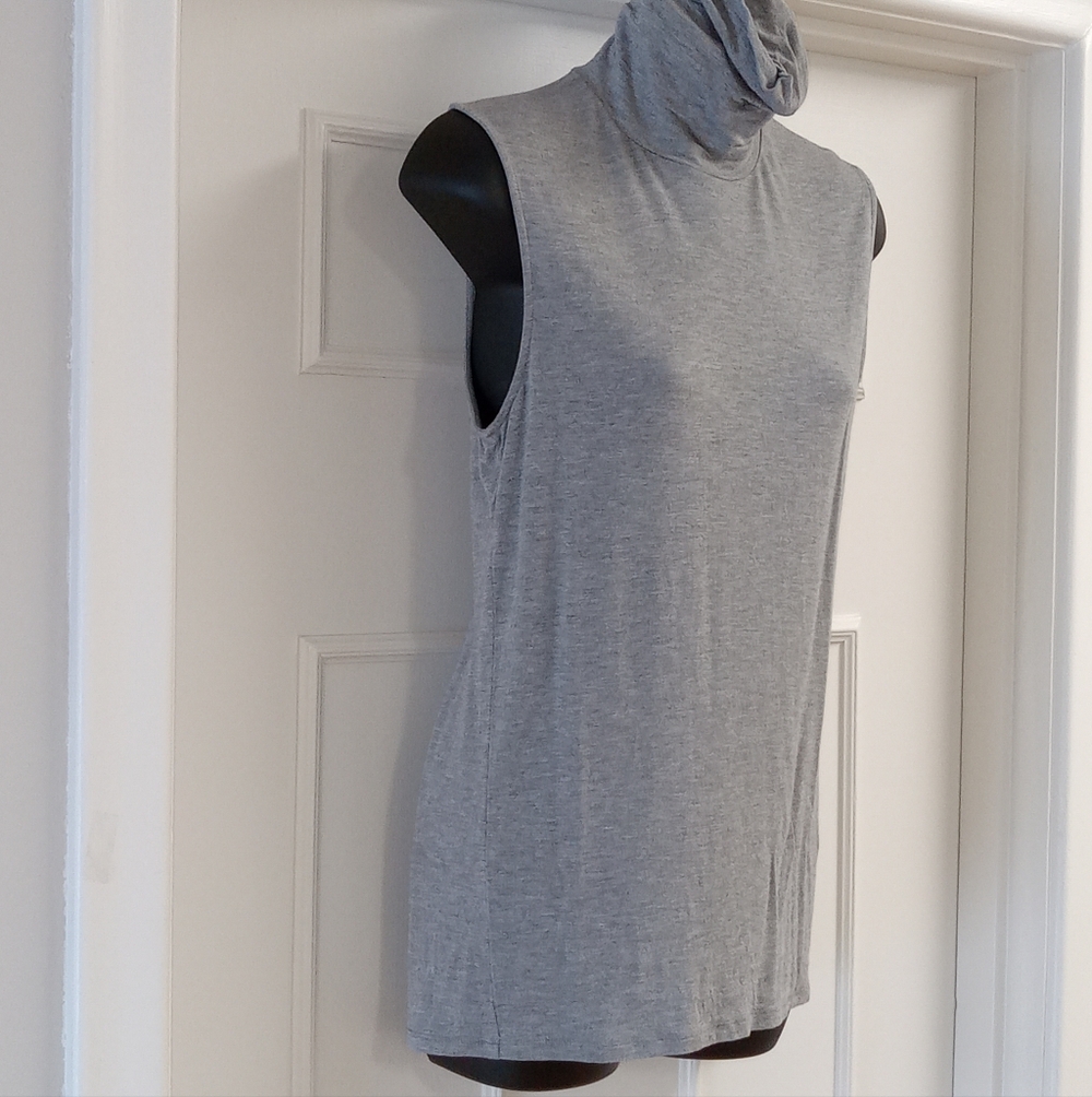Holt Renfrew By Majestic Filatures Washable Sleeveless Turtle